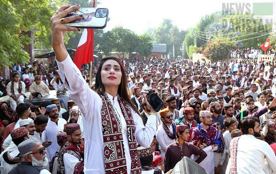 Sindhi Taupi Ajrak Day Celebrated in front of KPC