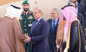 Read more about the article PM arrives in Riyadh to attend WEF meeting