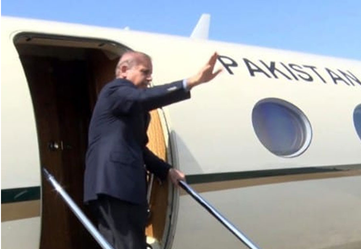 PM leaves for Riyadh to attend WEF special meeting