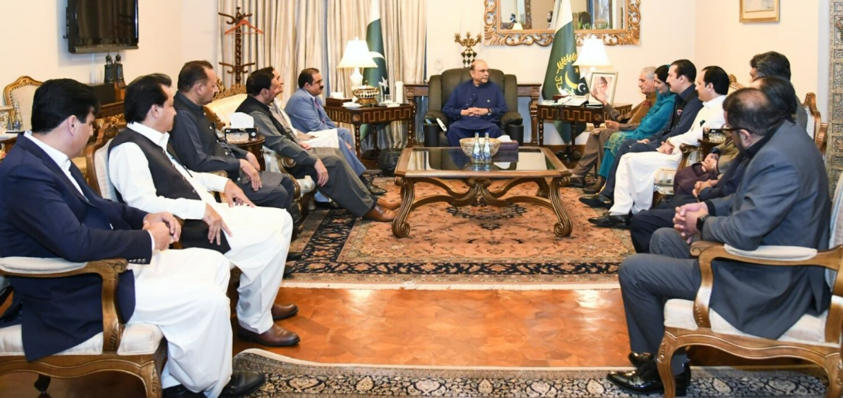 President urges resolution of AJK issues by means of dialogue