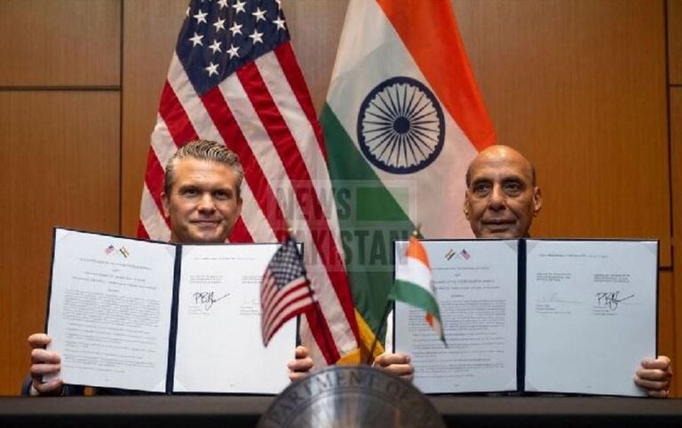 India, US sign 10-year Defense Pact US India sign ten year defence pact