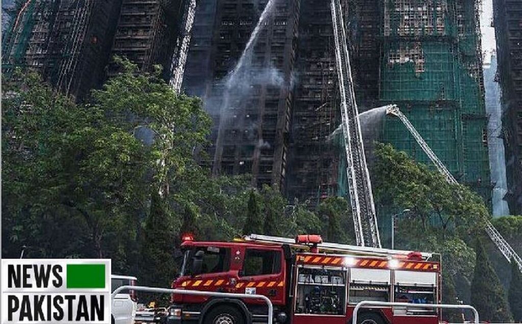 Blaze engulfs Hong Kong High Rise