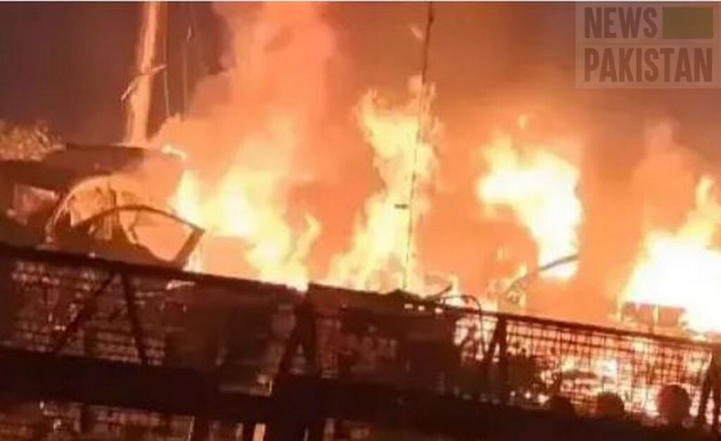 Bomb blast bear Red Fort New Delhi 