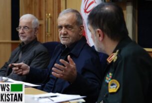 President of Iran meets Army Chief and top brass